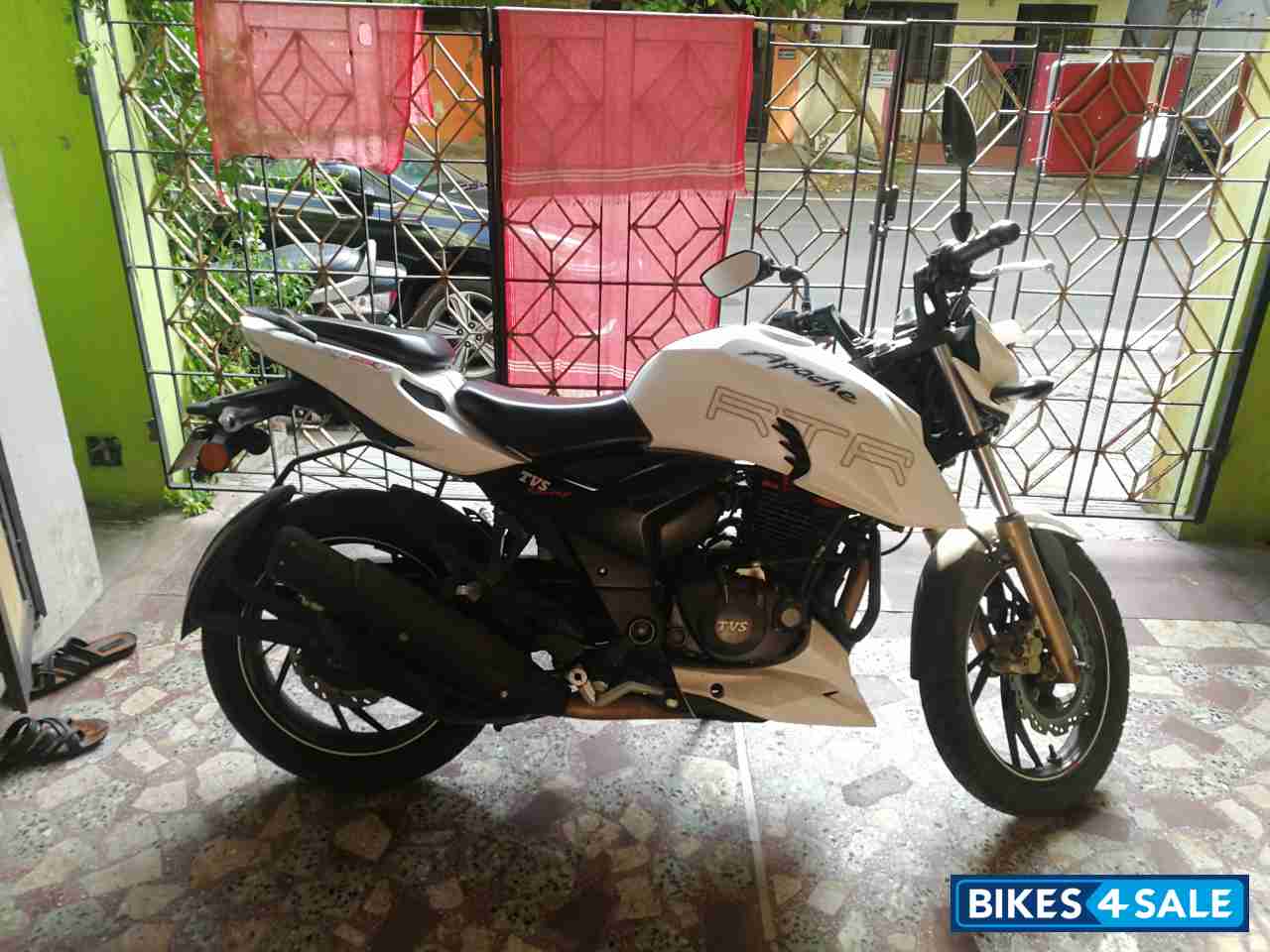 TVS Apache RTR 200 4V