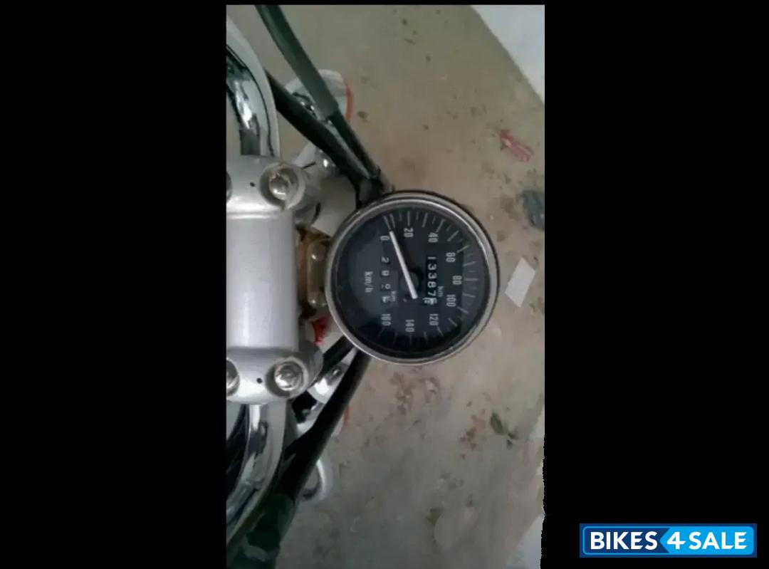 Bajaj Avenger 200 DTS-i Bajaj Avenger 200 DTS-i