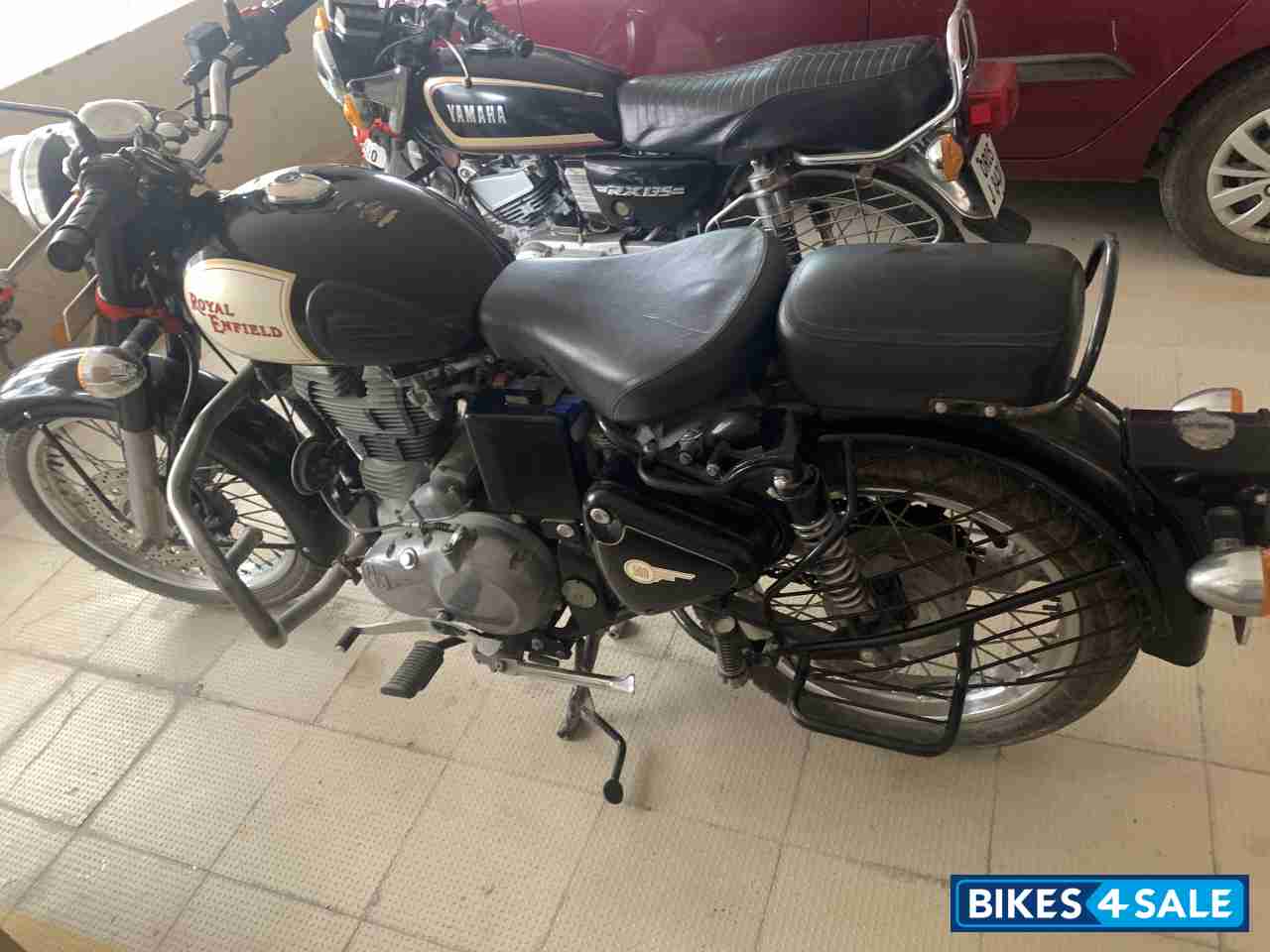 Black Royal Enfield Classic 500