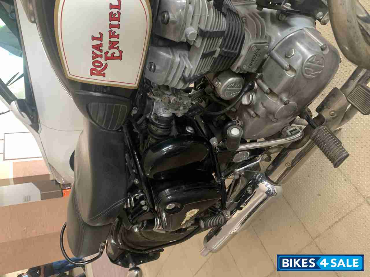 Black Royal Enfield Classic 500