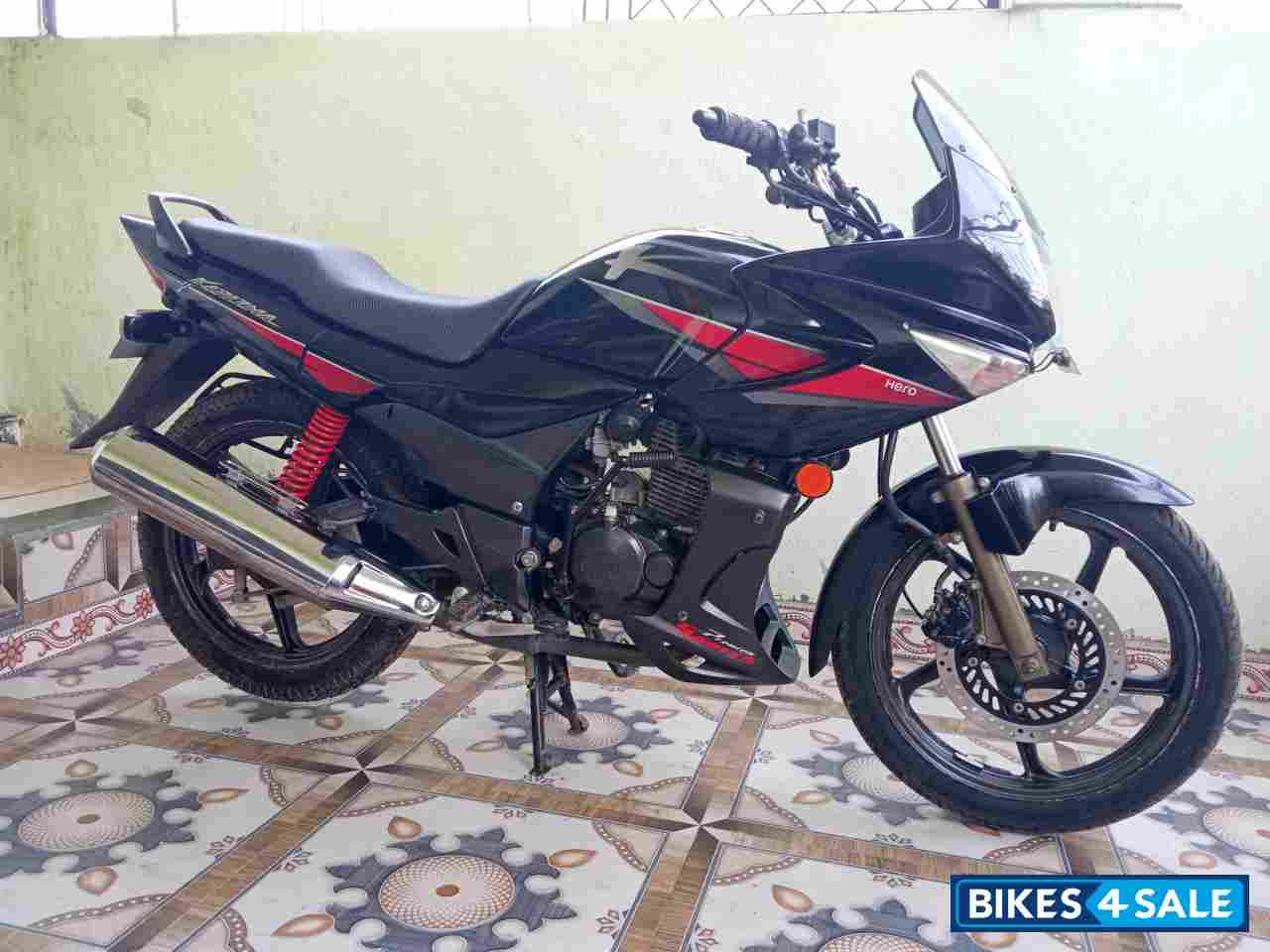 Black & Red Hero Karizma R