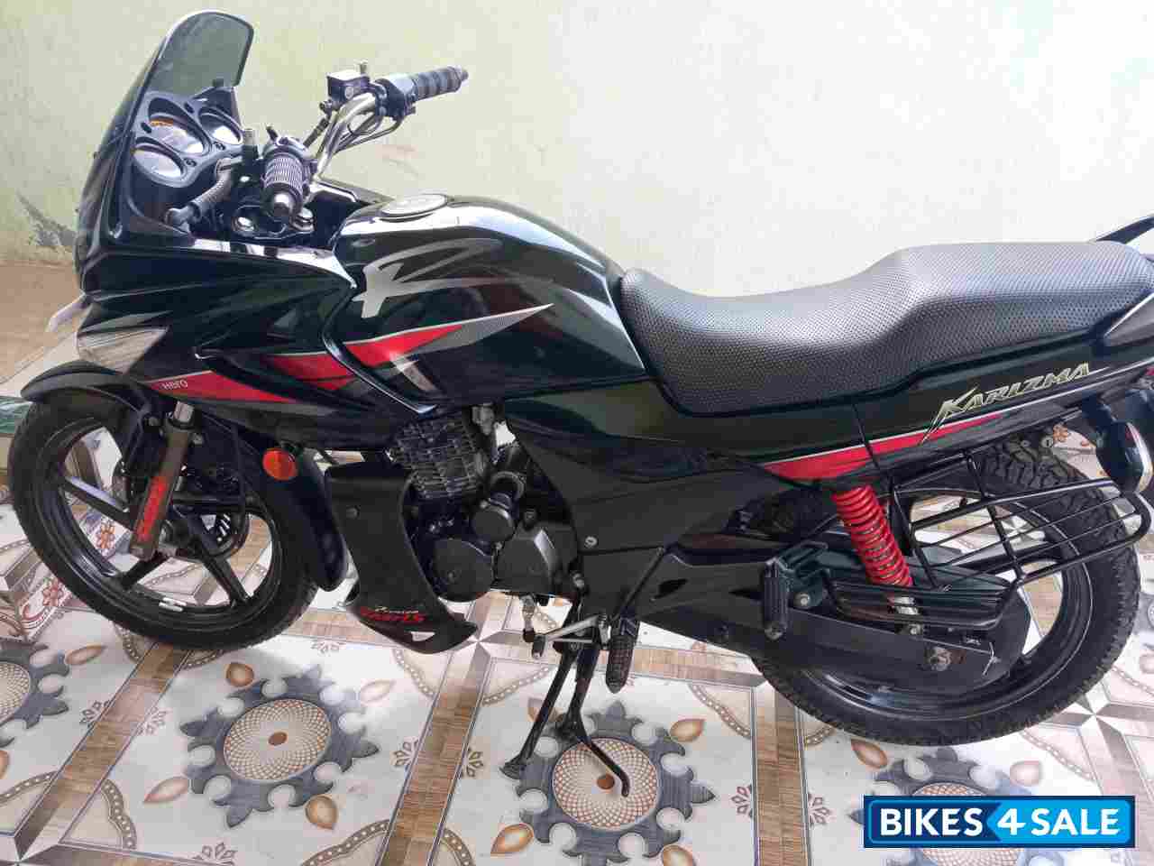 Black & Red Hero Karizma R