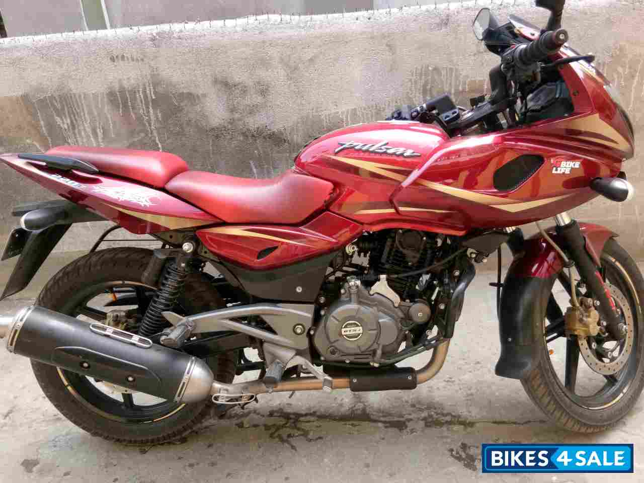 Bajaj Pulsar 220 DTSFi