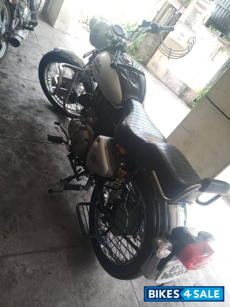 White Metalic Royal Enfield Bullet Electra