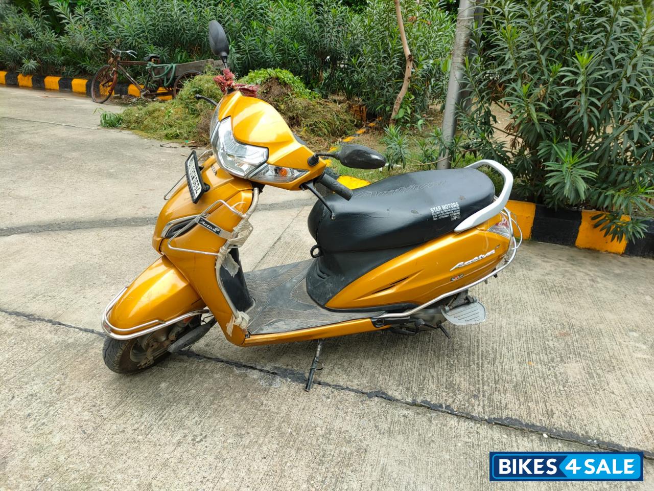 Dazzle Yellow Metallic Honda Activa 5G
