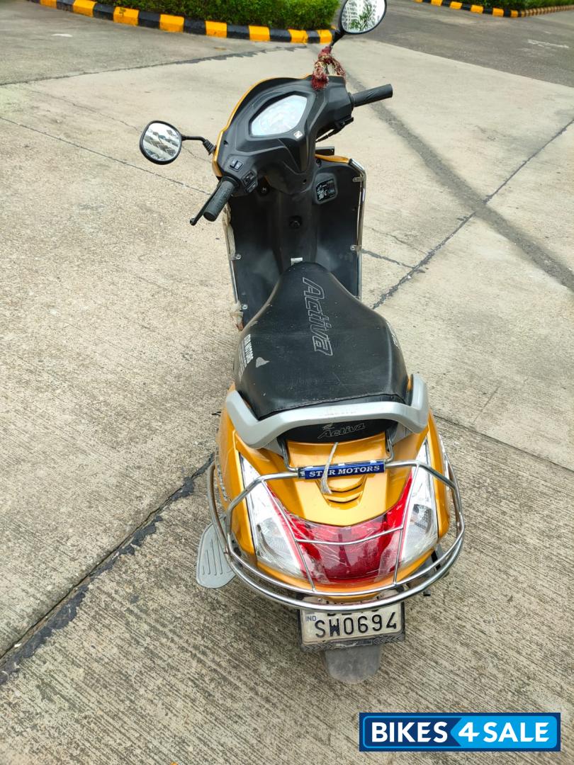 Dazzle Yellow Metallic Honda Activa 5G