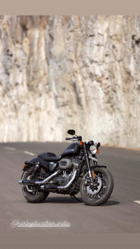 Black Harley Davidson Roadster