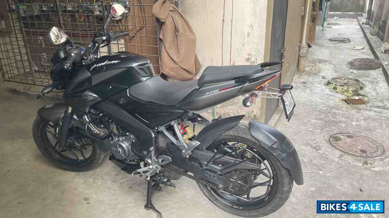 Bajaj Pulsar 200 NS ABS