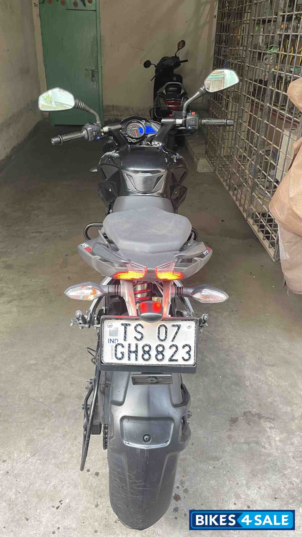 Bajaj Pulsar 200 NS ABS