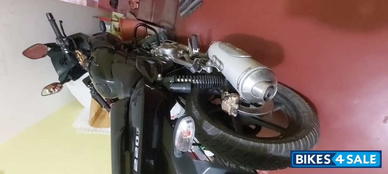 Bajaj Pulsar 220 DTSi