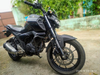 Shining Black Yamaha FZ-S FI V3