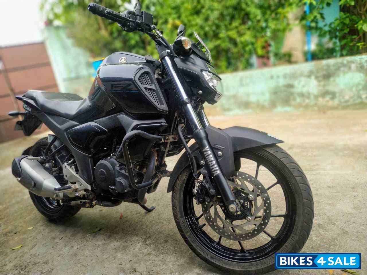 Shining Black Yamaha FZ-S FI V3