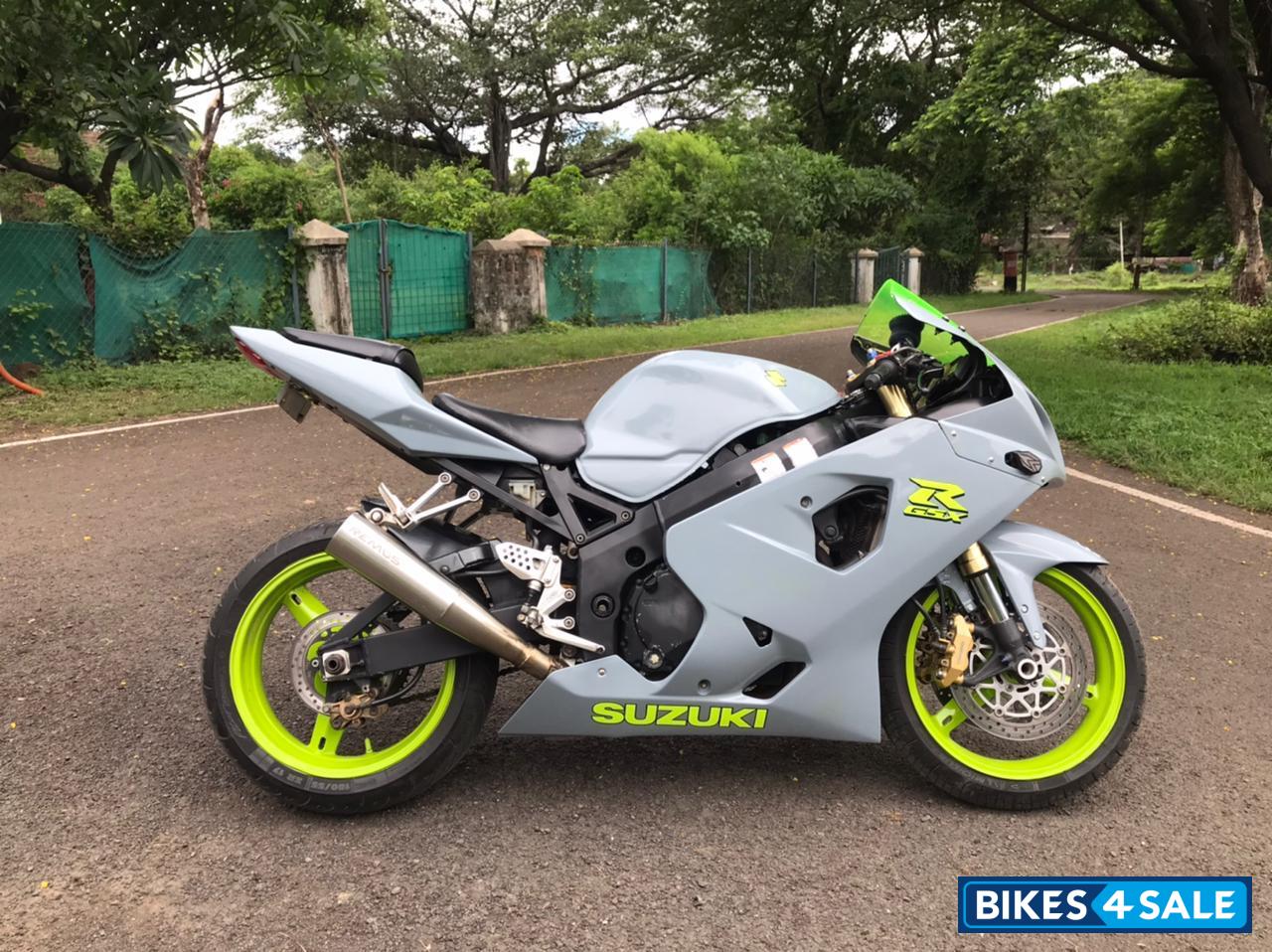 Suzuki GSX R750