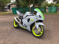 Suzuki GSX R750