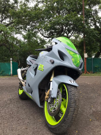 Suzuki GSX R750
