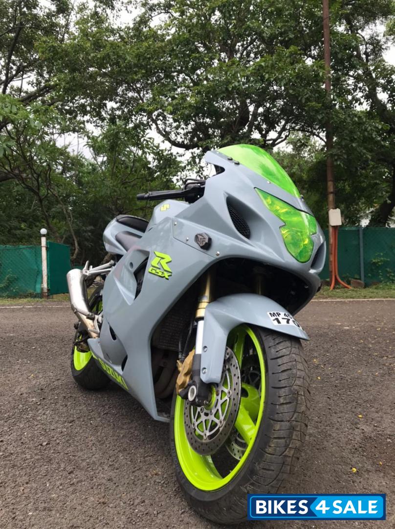 Suzuki GSX R750