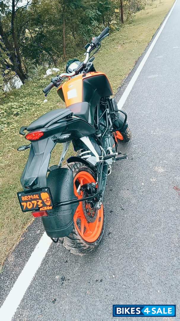 Orange Black KTM Duke 200 ABS