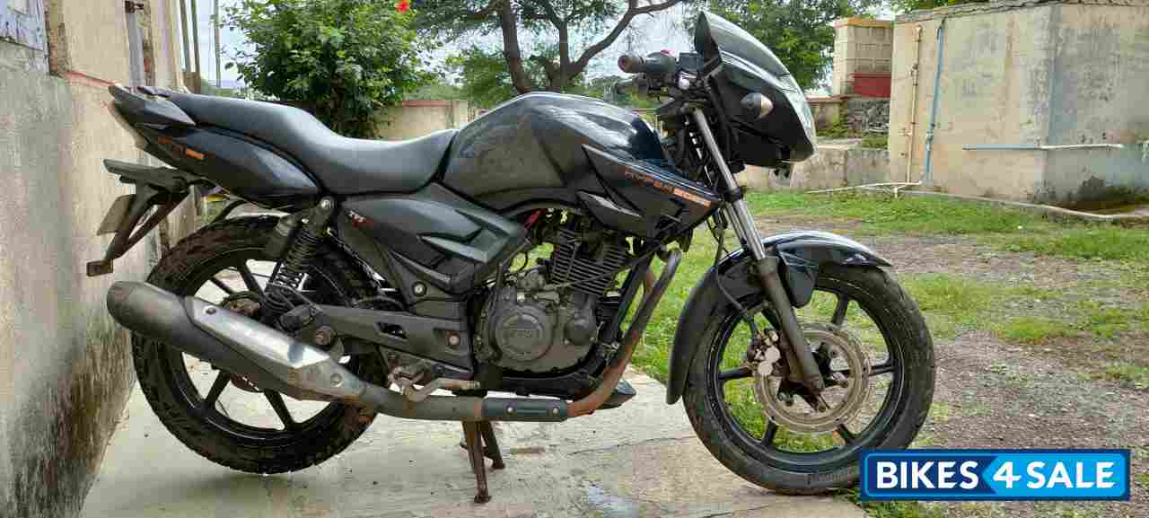 Black TVS Apache RTR 160