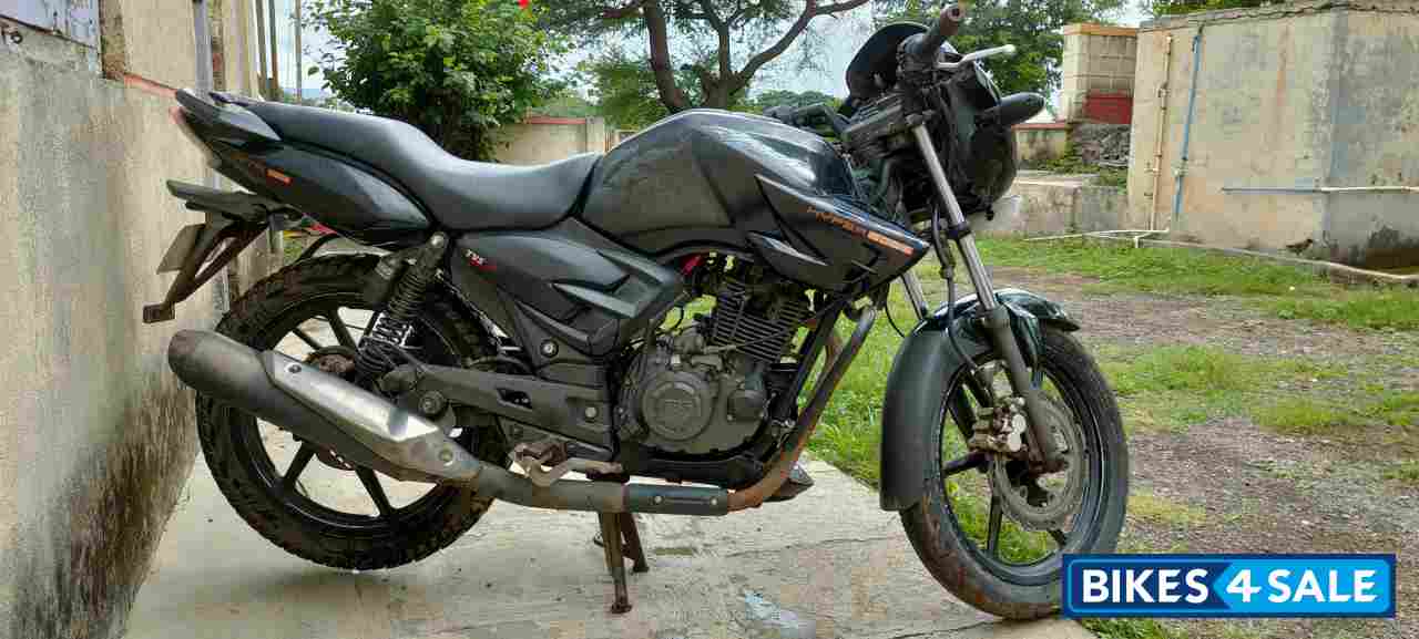 Black TVS Apache RTR 160