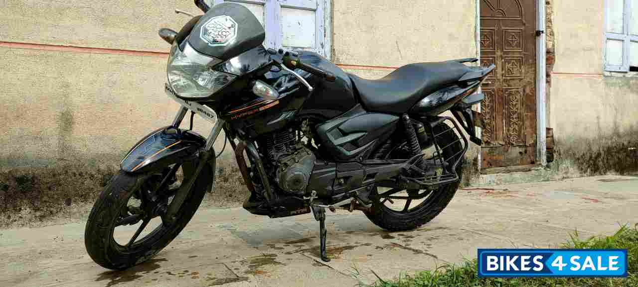 Black TVS Apache RTR 160