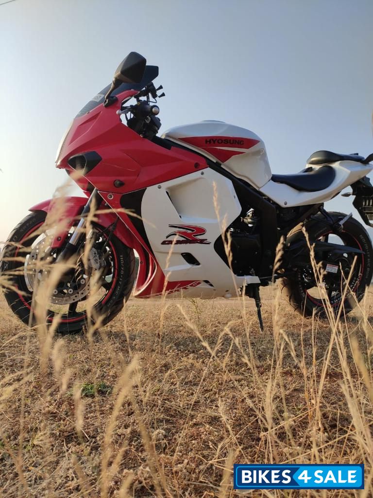 Hyosung GT250R