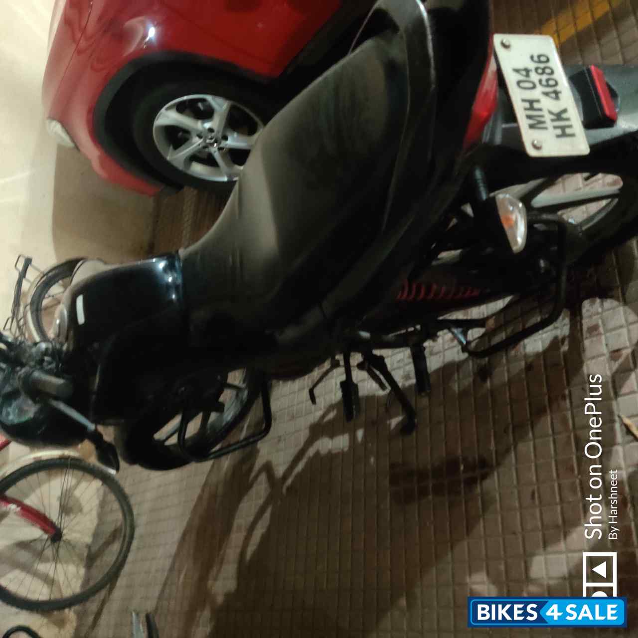 Black Honda Livo 110