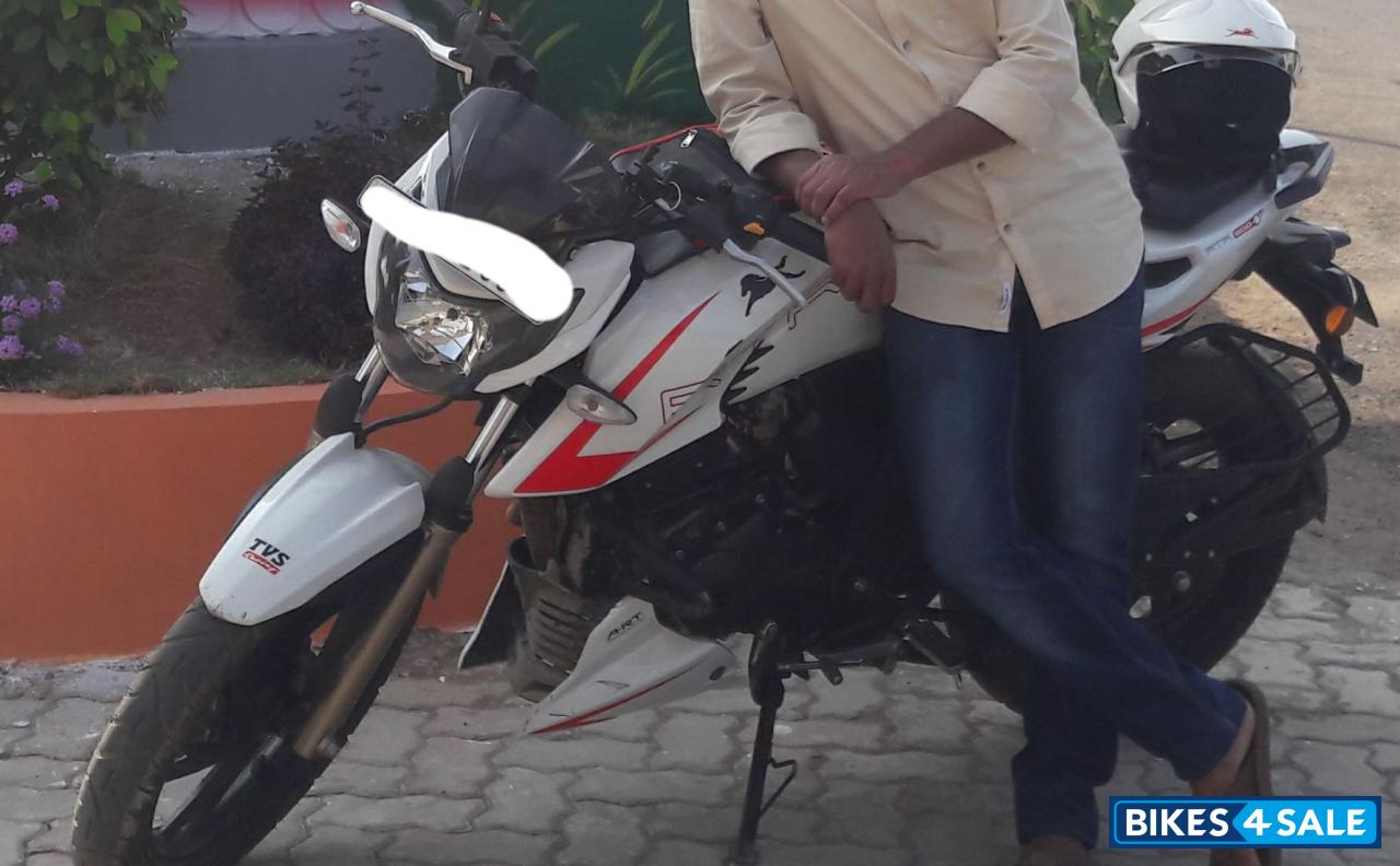 TVS Apache RTR 200 4V Race Edition 2.0