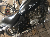 Midnight Black Bajaj Avenger 220 DTS-i