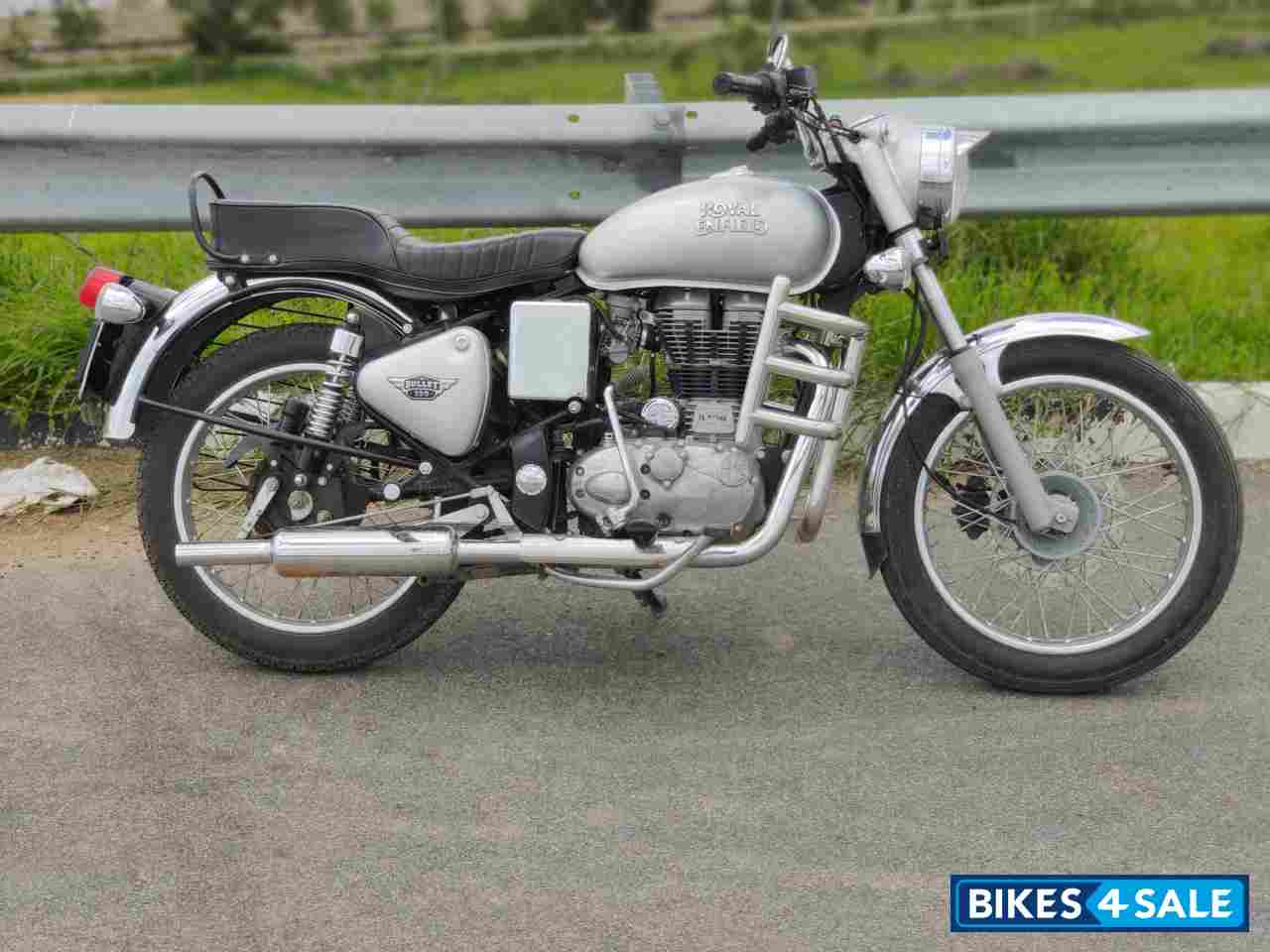 Silver Royal Enfield Bullet 350 ES