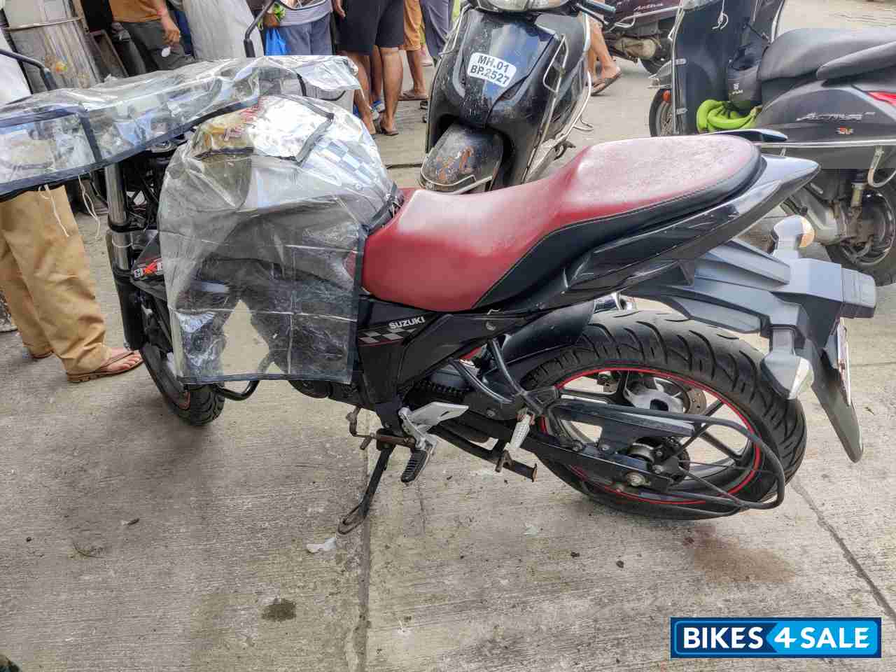 Black Grey Suzuki Gixxer SP