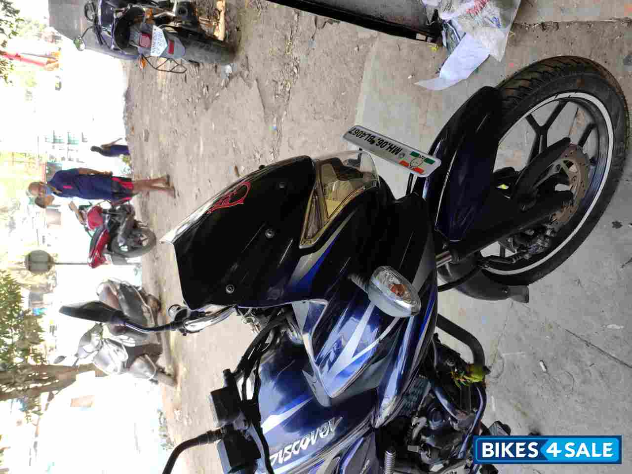 Blue Bajaj Discover 150 F Blue Bajaj Discover 150 F
