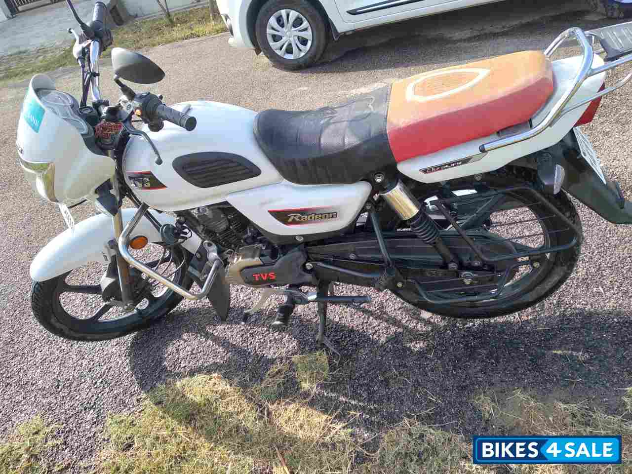 White TVS Radeon BS6