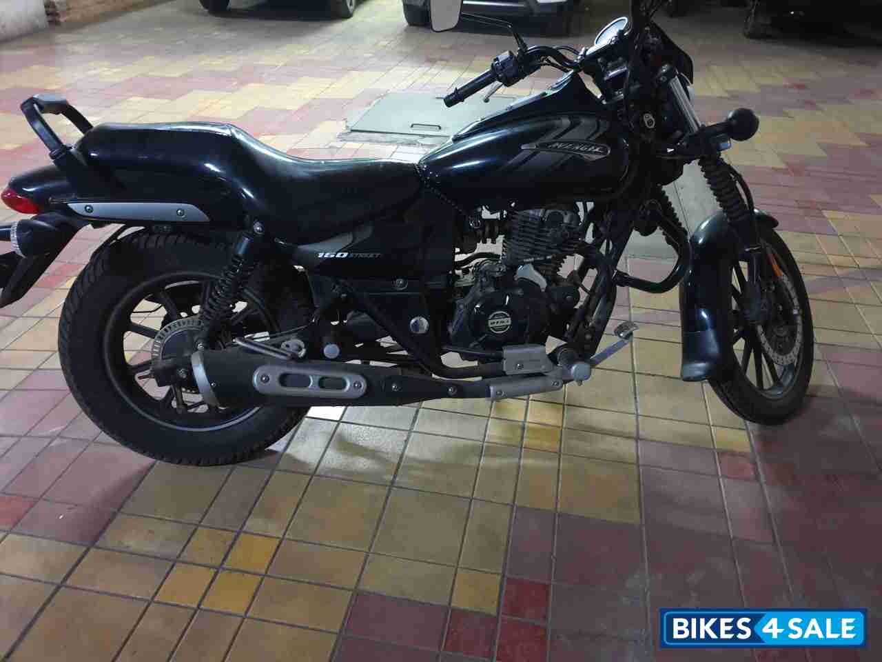 Black Bajaj Avenger Street 180