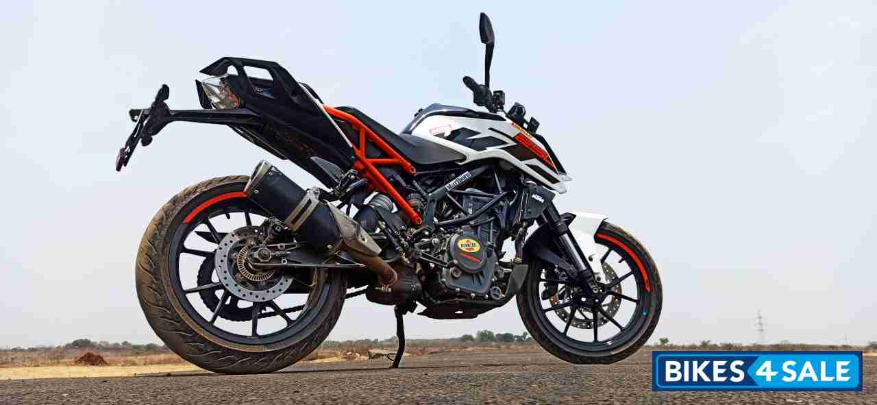 White KTM Duke 250