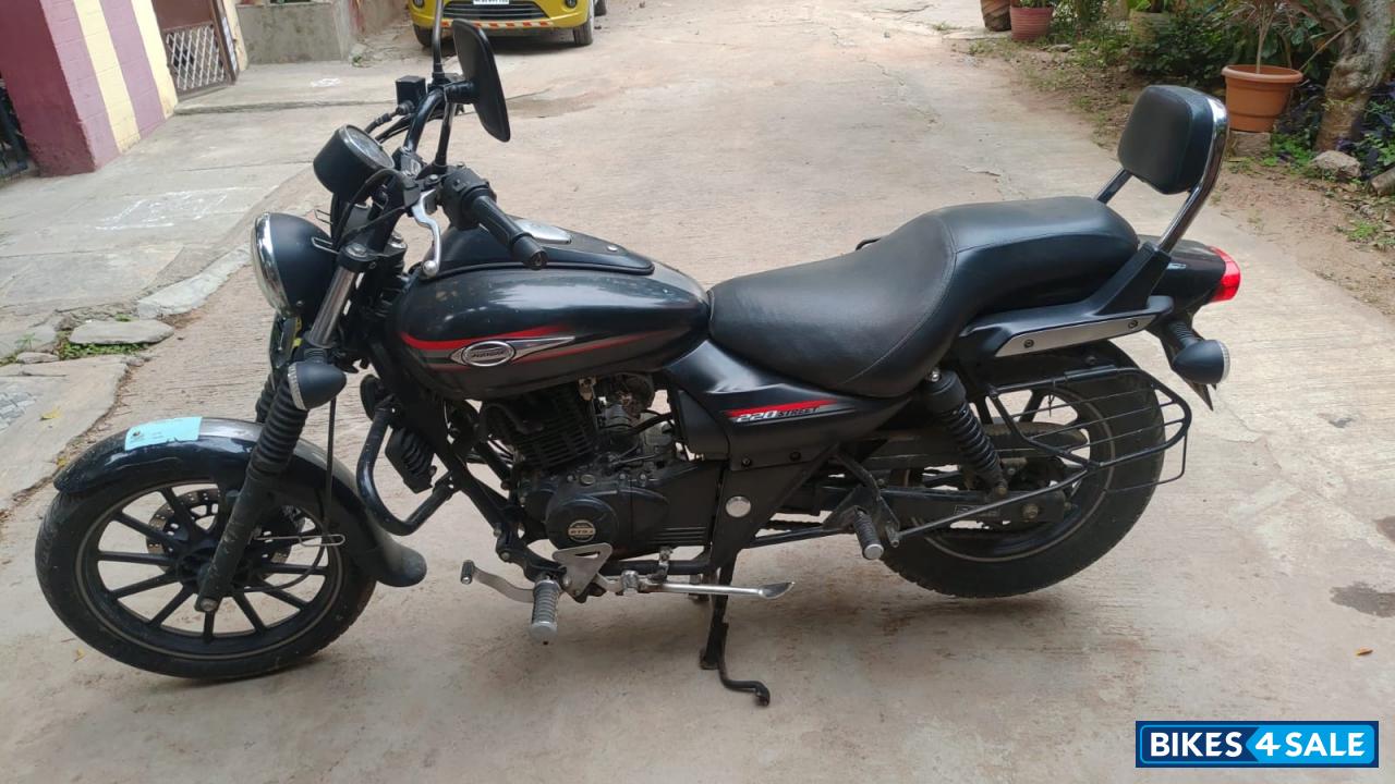 Bajaj Avenger Street 220