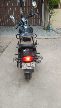 Bajaj Avenger Street 220