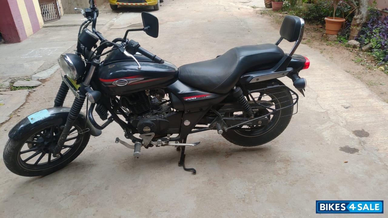 Bajaj Avenger Street 220