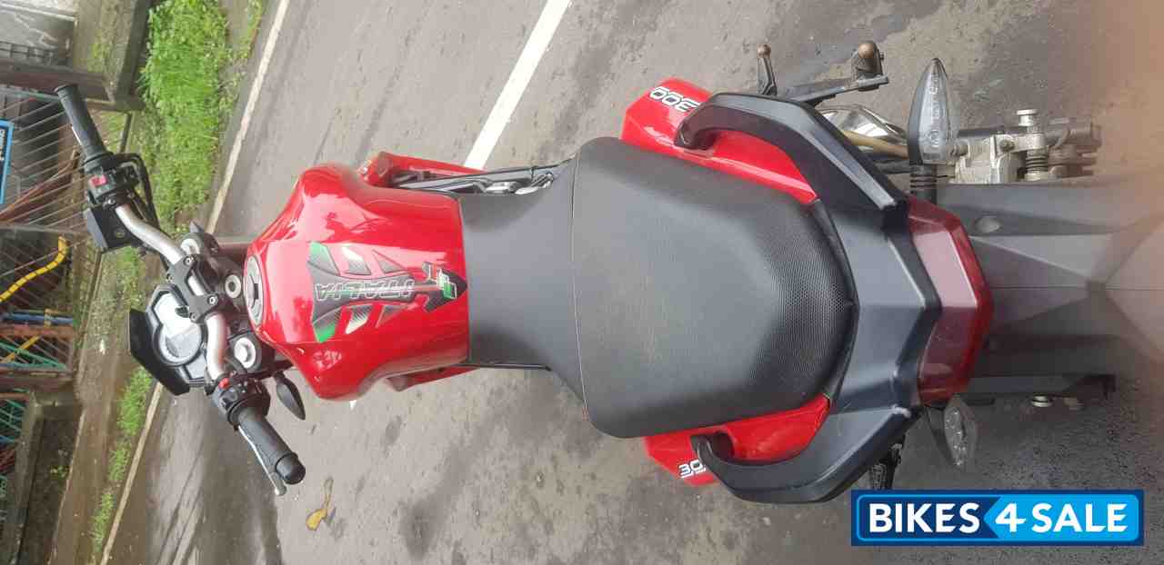 Red Benelli TNT 300