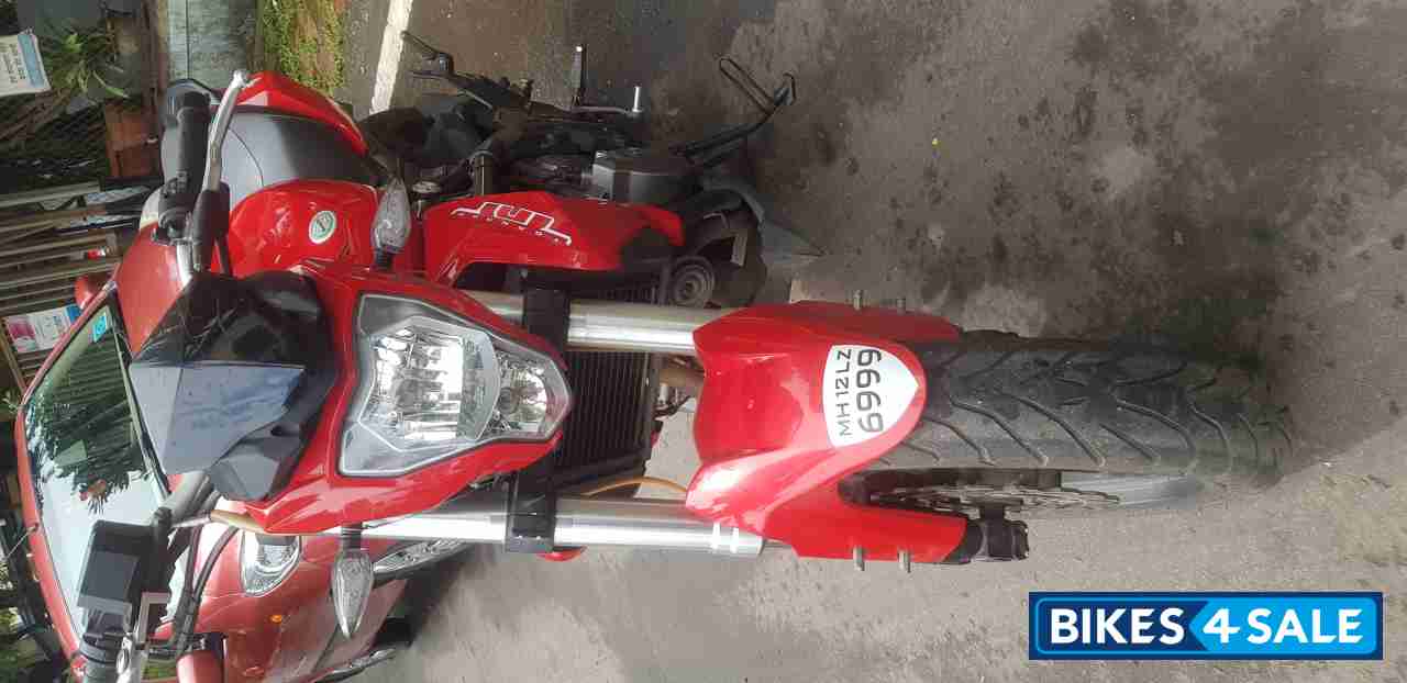 Red Benelli TNT 300