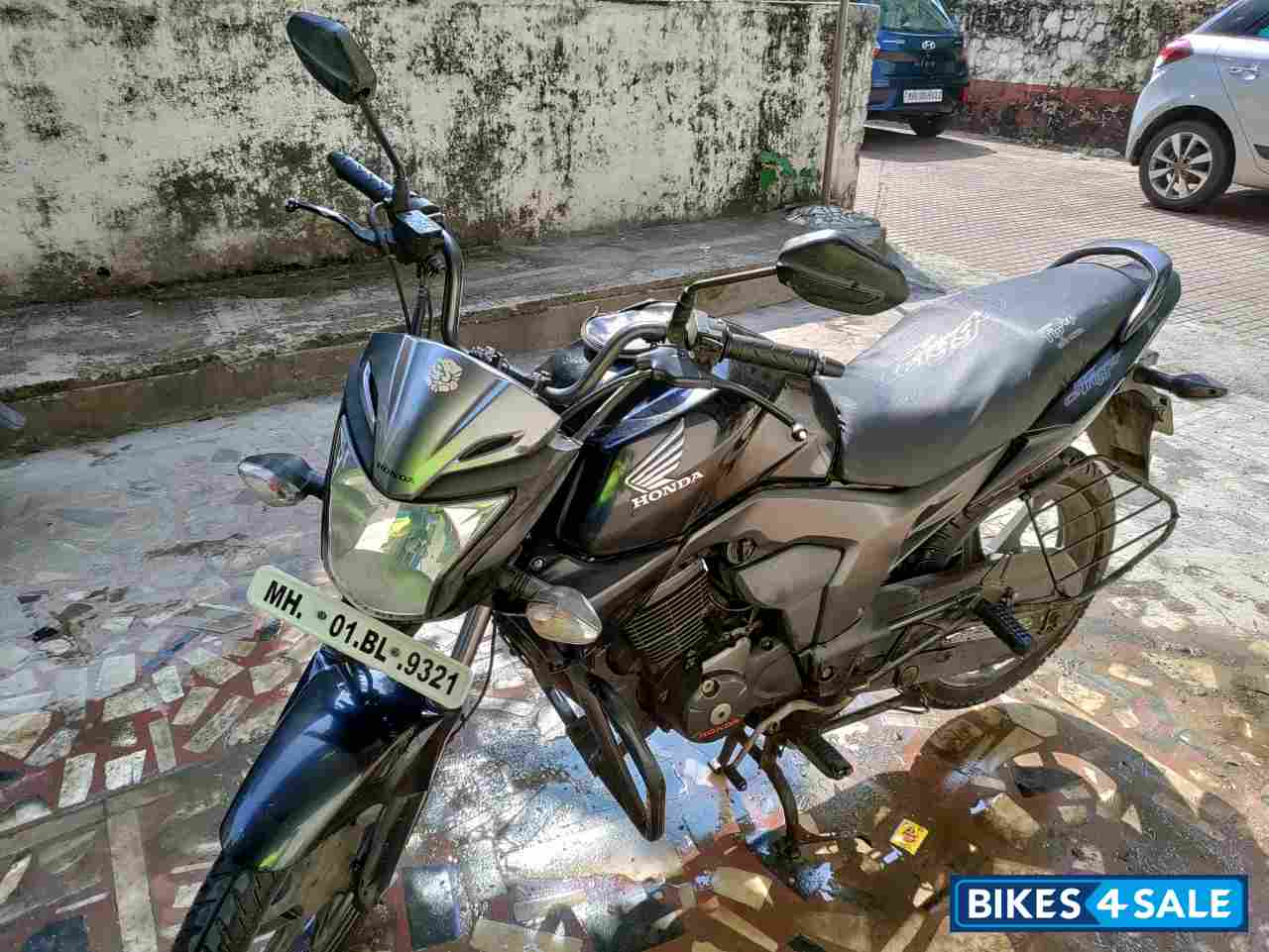 Black Honda CB Trigger