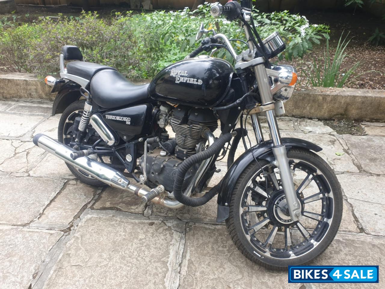 Black Royal Enfield Thunderbird 350
