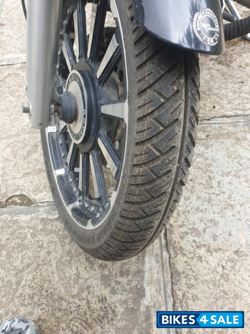 Black Royal Enfield Thunderbird 350