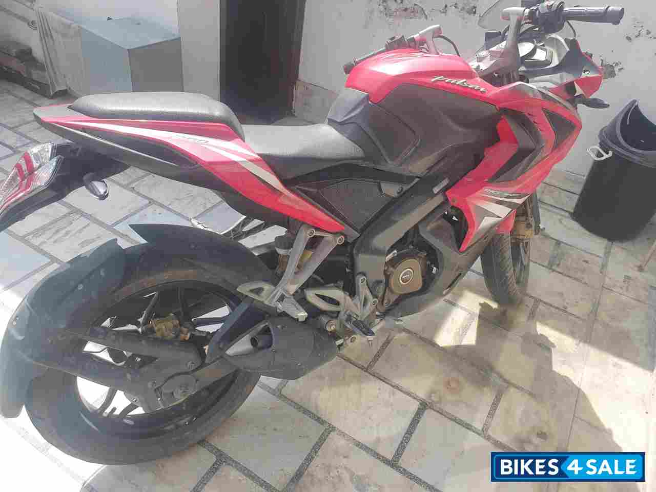 Bajaj Pulsar RS 200