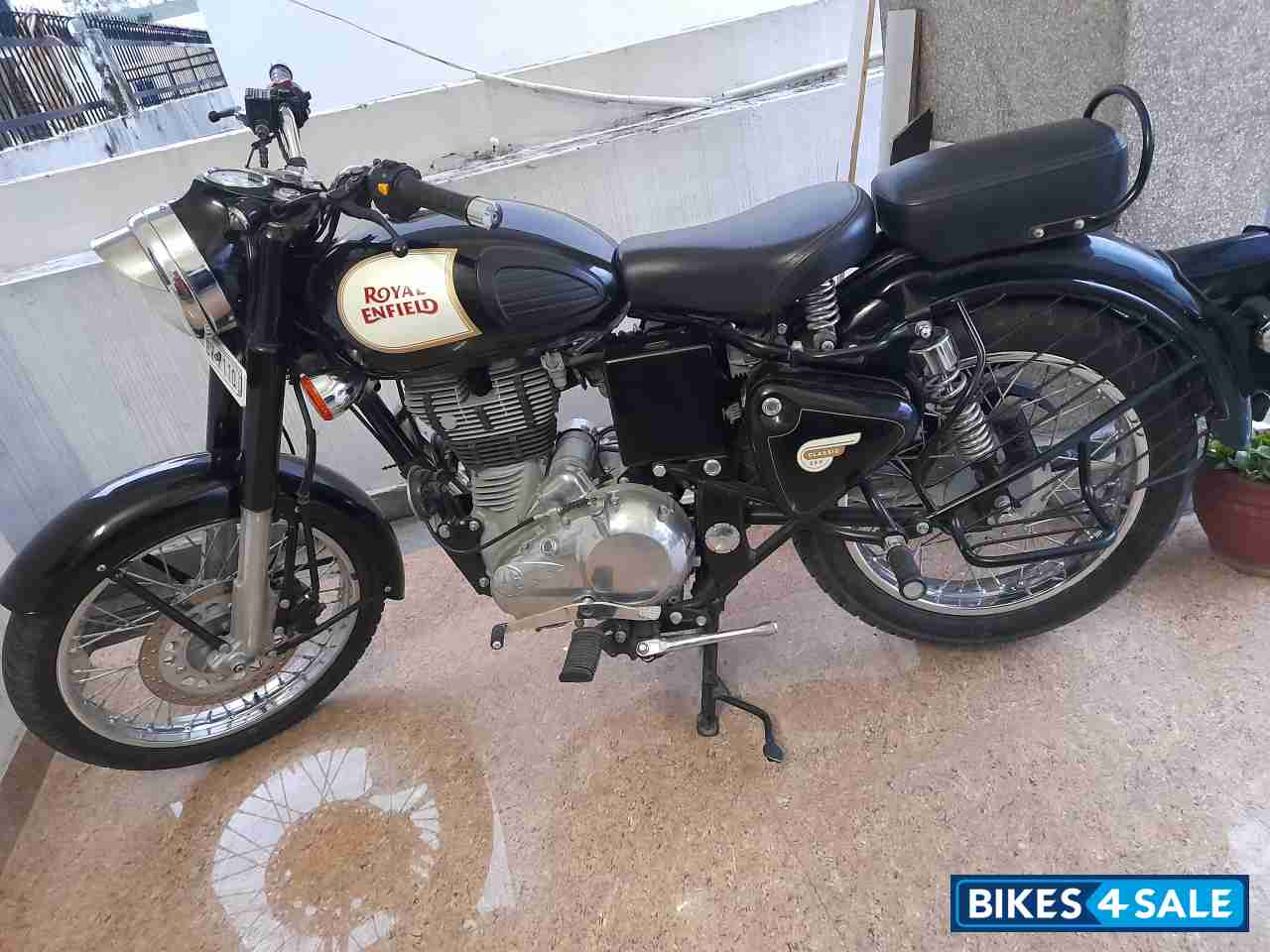 Black Royal Enfield Classic 350