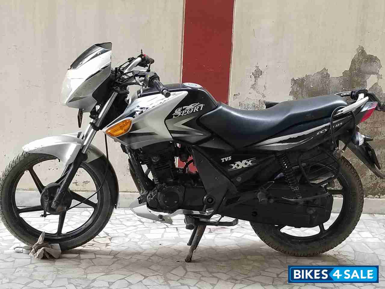 Silver Grey TVS Flame SR125