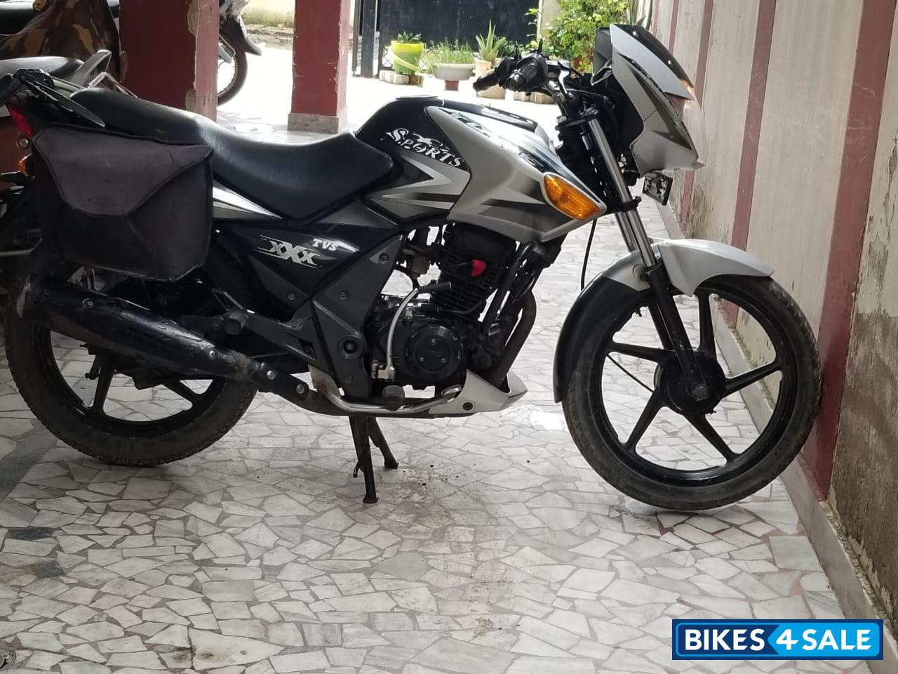 Silver Grey TVS Flame SR125