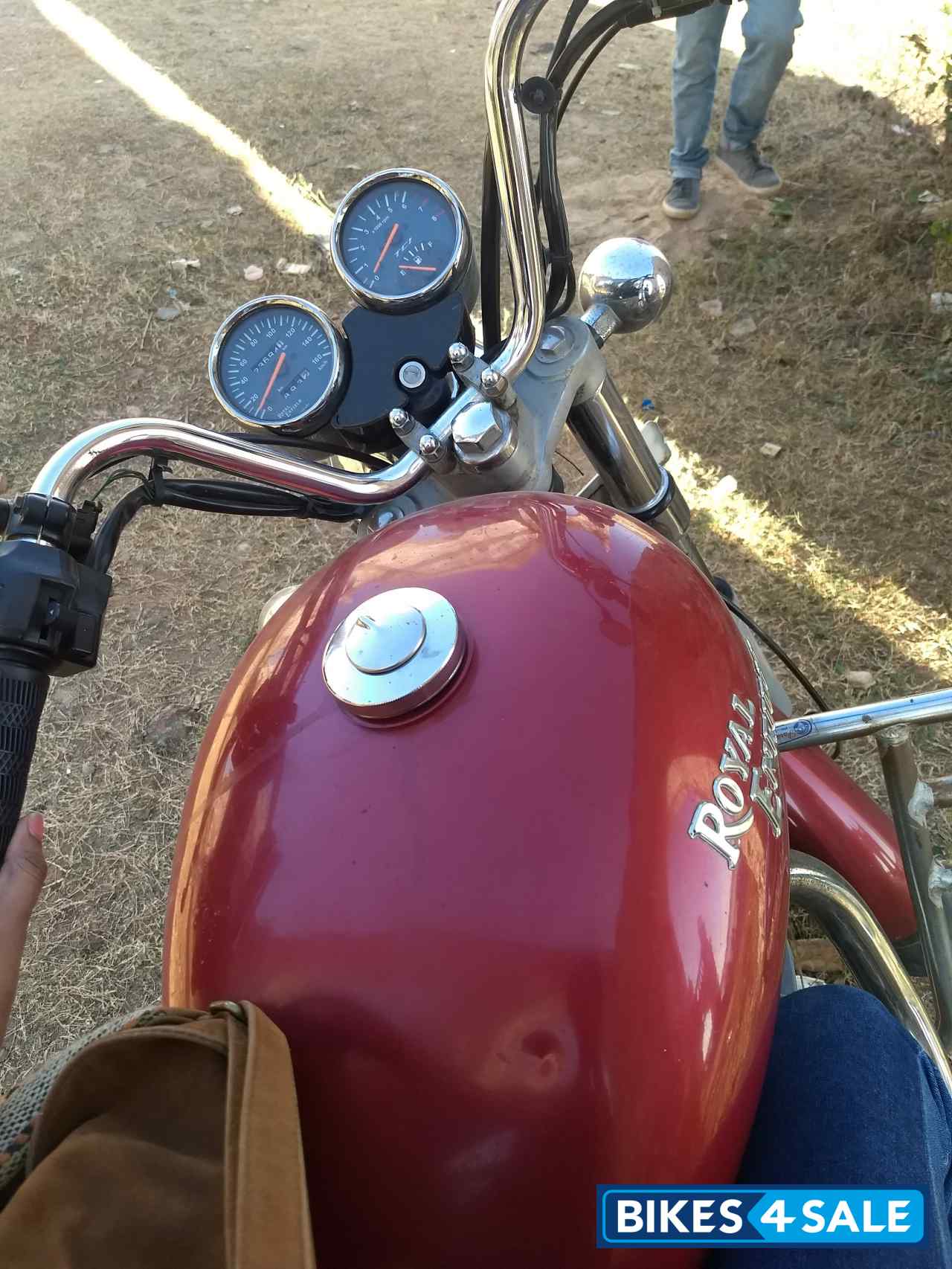 Red Royal Enfield Bullet 350 Twinspark
