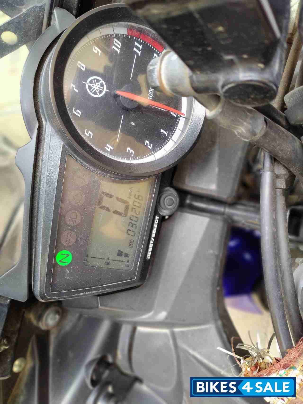 White Blue Yamaha YZF R15 V2