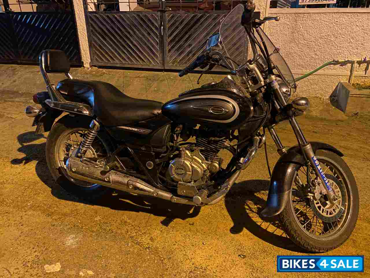 Bajaj Avenger 220 DTS-i