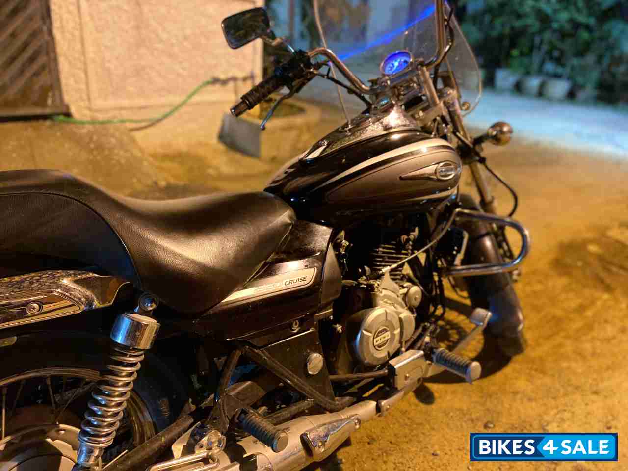 Bajaj Avenger 220 DTS-i